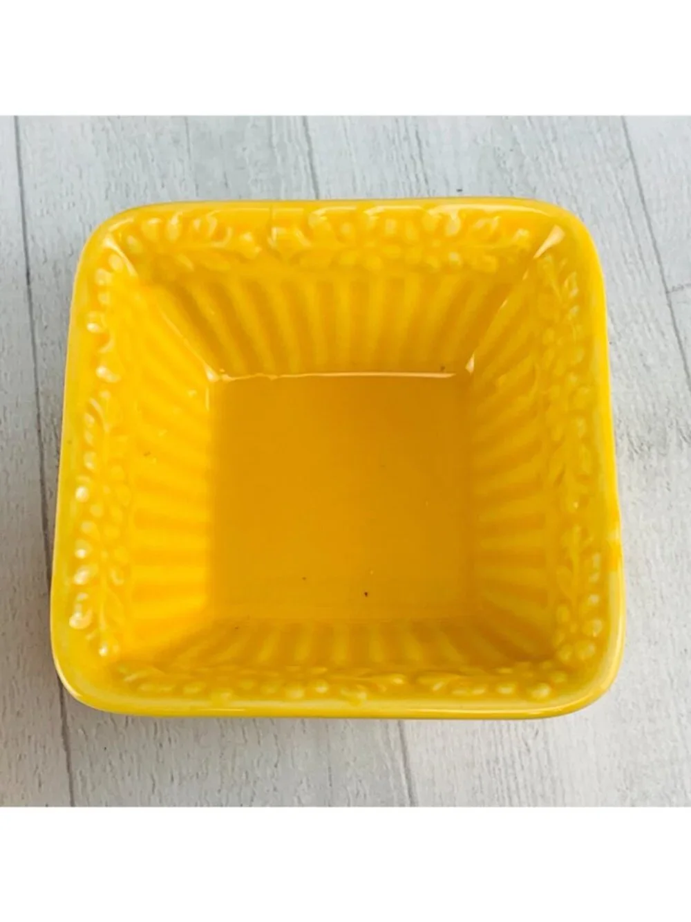 Gibson BLOOMING HILLS Golden Yellow Embossed Floral Dessert Ice Cream Bowl Set 5